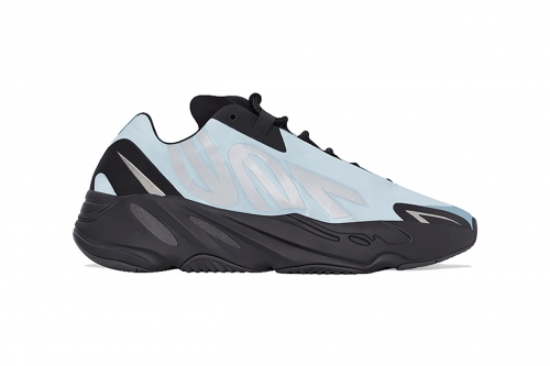 adidas YEEZY BOOST 700 MNVN 最新配色「Blue Tint」率先曝光