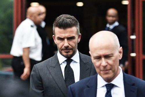 David Beckham 因开车时玩手机被禁止驾驶半年