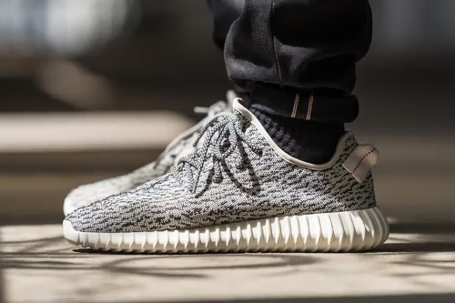 adidas YEEZY Day 迎来大魔王！YEEZY BOOST 350「Turtledove」重新补货回归