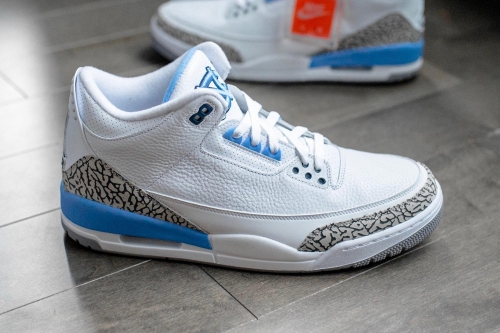 近赏 Air Jordan 3「UNC」亲友限定配色鞋款