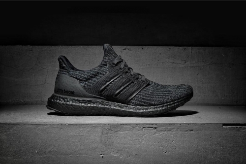 抢先预览 adidas UltraBOOST 4.0 全新「Triple Black」配色鞋款