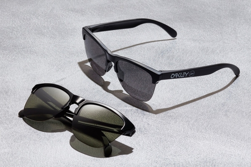 Oakley × fragment design 联名 Frogskins Lite 墨镜即将上架