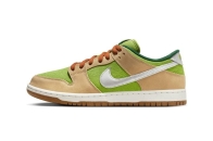 Nike SB Dunk Low 全新配色「Sesame and Pear」鞋款率先登场