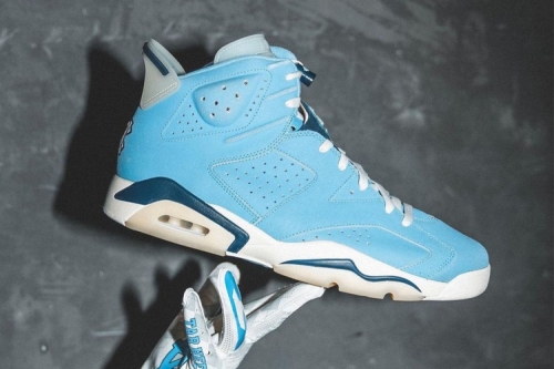 UNC Football 亲自曝光 2022 年 Air Jordan 6 PE 鞋款