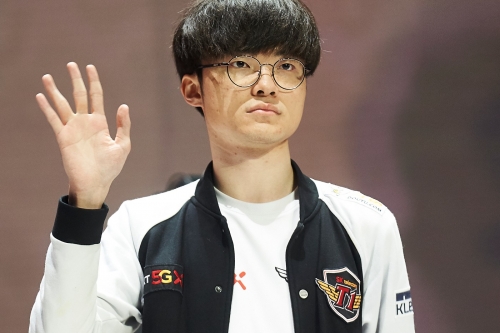 Faker 成为 T1 股东的背后，是电竞选手价值看齐传统体育的体现？