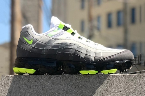 Nike 变种鞋款 Air VaporMax 95「Neon」更多实物细节曝光