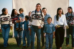 Polo Ralph Lauren × TÓPA:保育 Northern Plains 原住民传统的跨文化联名