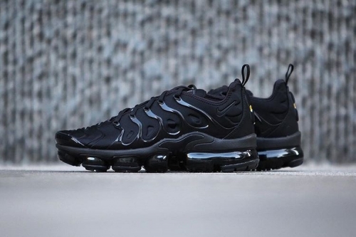 率先近赏 Nike 全新跑鞋 Air VaporMax Plus「Triple Black」配色