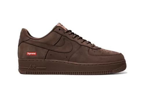 传言 Supreme 将推出 Nike Air Force 1 Low 最新联名配色「Baroque Brown」