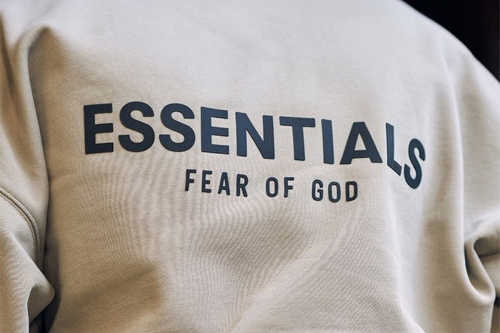 Fear of God ESSENTIALS 官网全面开放 5 折优惠贩售