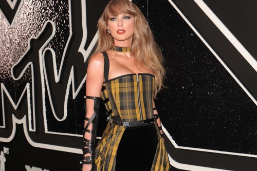 《Forbes》宣布 Taylor Swift 成为全球最富有女音乐家