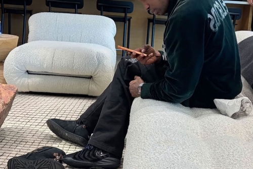 Travis Scott 抢先上脚全黑 Nike Caitlin 1 鞋款登场