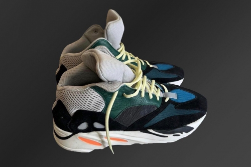 adidas YEEZY BOOST 700 High 经典配色「Wave Runner」曝光