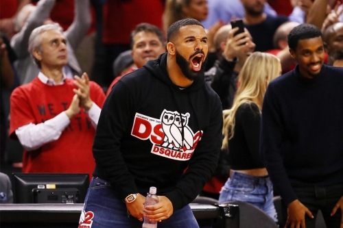 Toronto Raptors 赠予 Drake 价值 $769,000 美元定制夹克