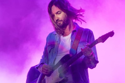 Tame Impala 最新专辑《Deadbeat》首周空降 Billboard 200 专辑榜第 4 位