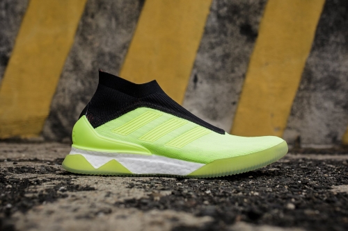 近赏 adidas Predator Tango 18+ TR 全新配色设计「Volt」鞋款