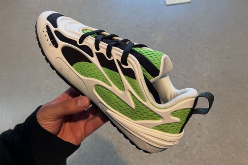 Justin Bieber 曝光个人全新品牌 SKYLRK 最新鞋款设计