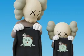 UNIQLO 与 KAWS 推出 UT 系列「KAWS UNIVERSE」,全新角色及毛绒挂饰登场