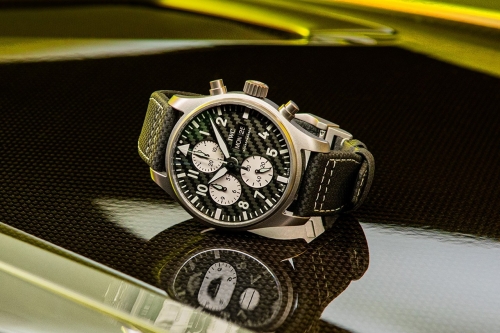 Mercedes-AMG 携手 IWC 推出全新联乘别注表款