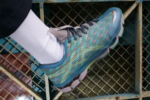 Kiko Kostadinov × ASICS 推出全新 US8-S GEL-SJ33 两款配色鞋款