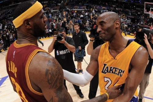 LeBron James 该如何击败「超级强队」勇士队？Kobe Bryant：相信队友