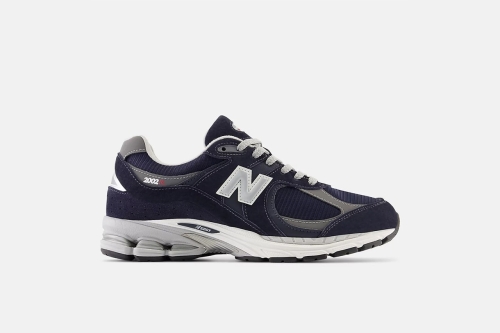 New Balance 推出 Gore-Tex 版本全新鞋款 M2002 RXK