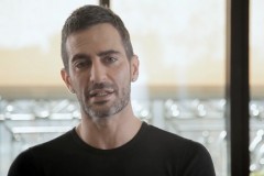 Marc Jacobs 谈论关于与草间弥生 Yayoi Kusama 合作打造 Louis Vuitton 路易威登别注系列与展览