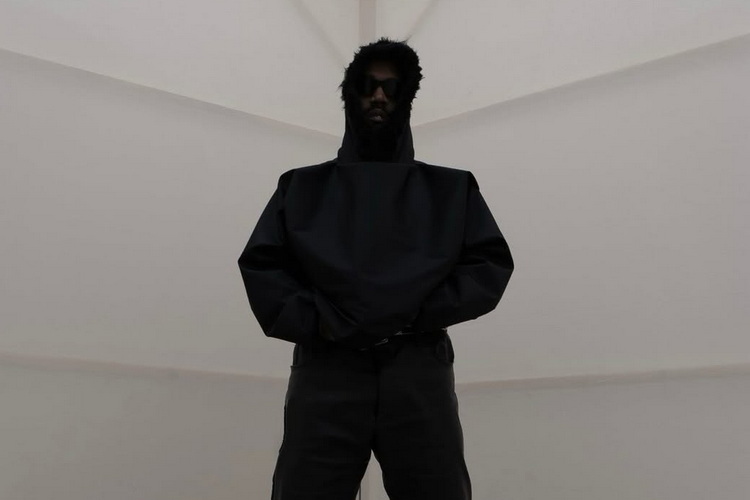 Ye 公布 YEEZY SEASON 10 预览