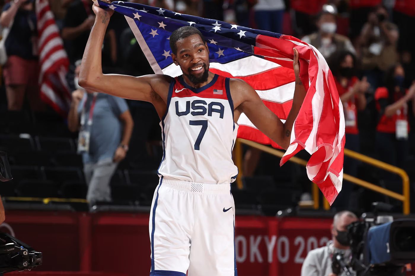 休赛季首个震撼交易！Kevin Durant 正式加盟 Houston Rockets