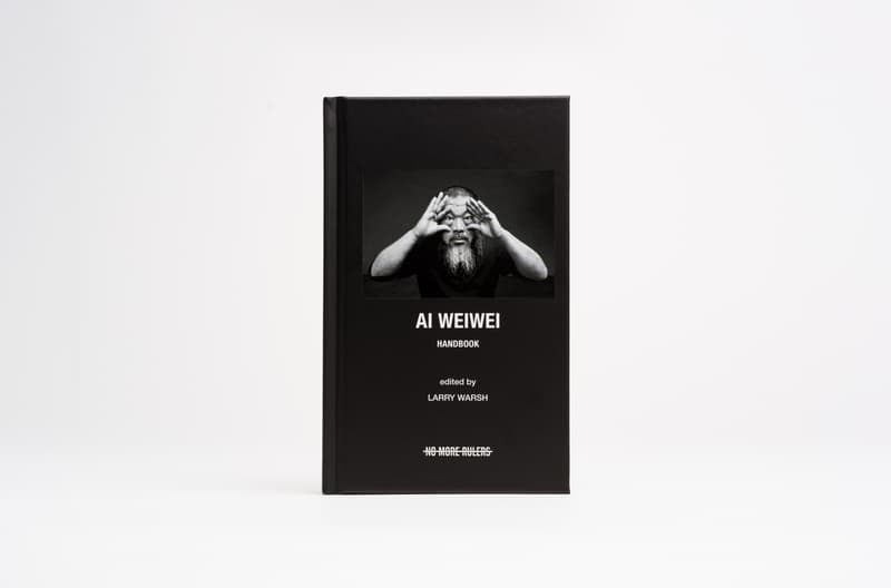艾未未亲临纽约 Strand Book Store 首发《Ai Weiwei Handbook》