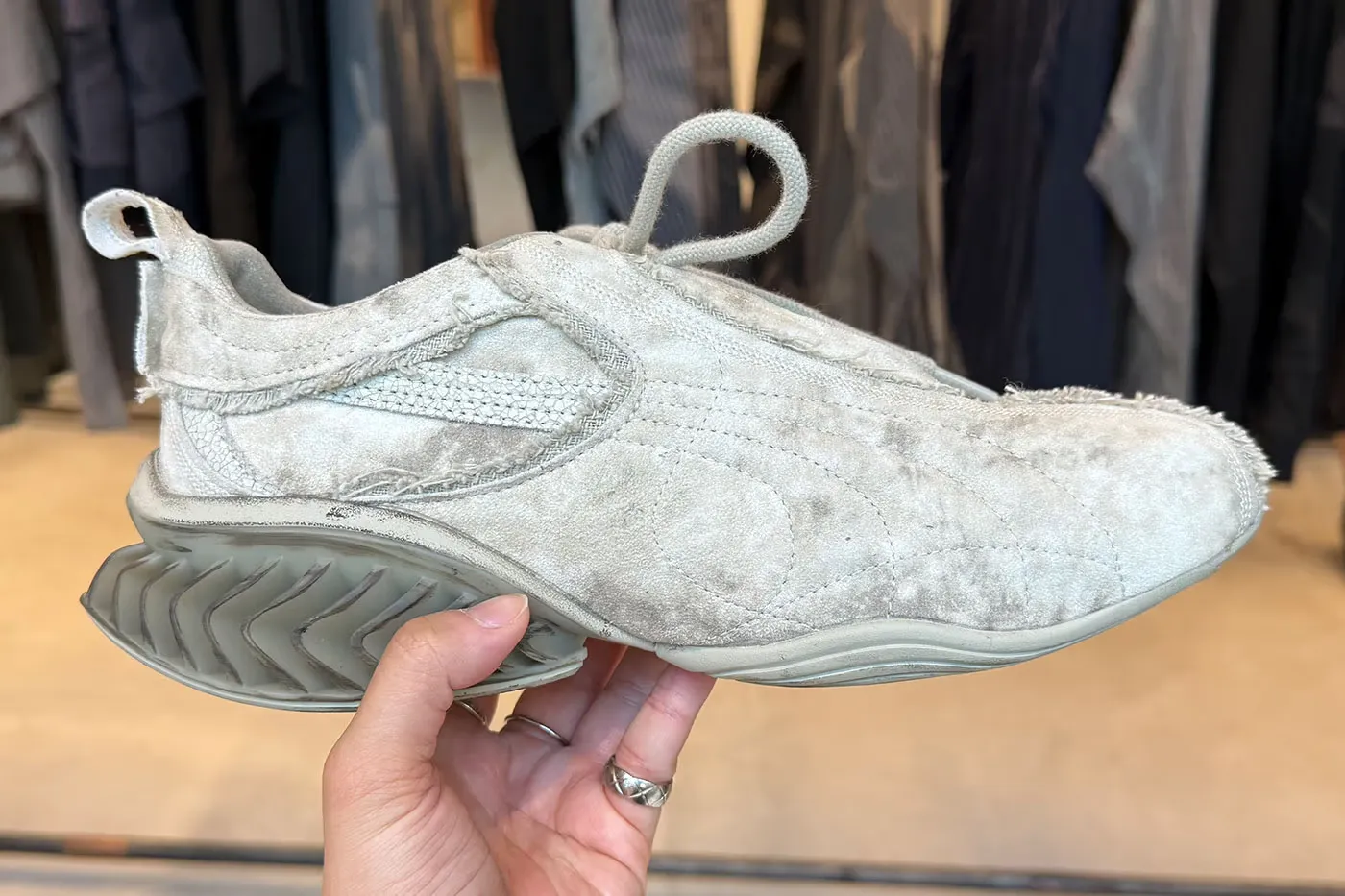 抢先近距离赏析全新 JiyongKim × PUMA CELL GEO 1 联名鞋款