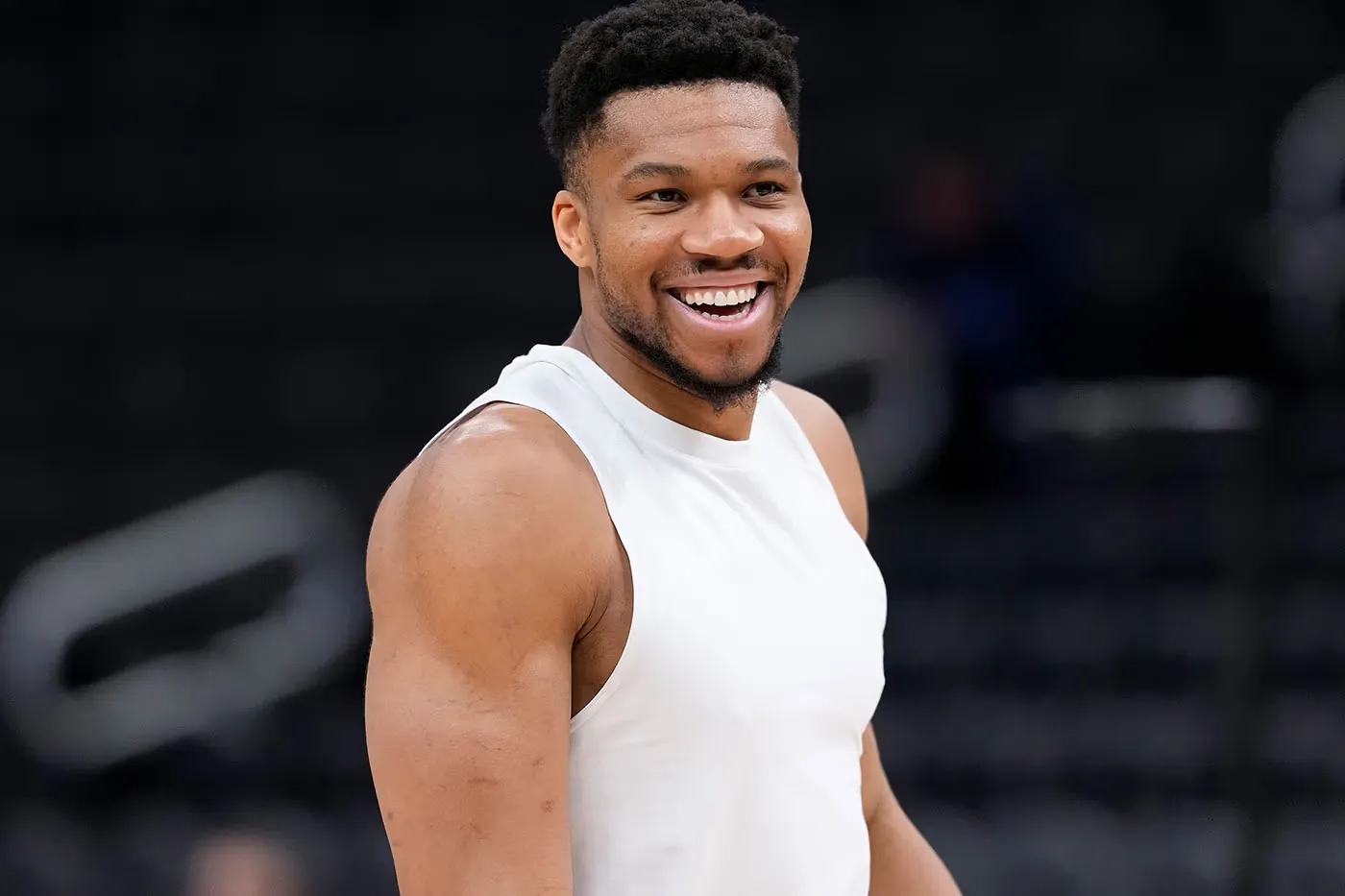 「Greek Freak」新时代启动:Giannis Antetokounmpo 公开 Miami Heat 全新球衣号码