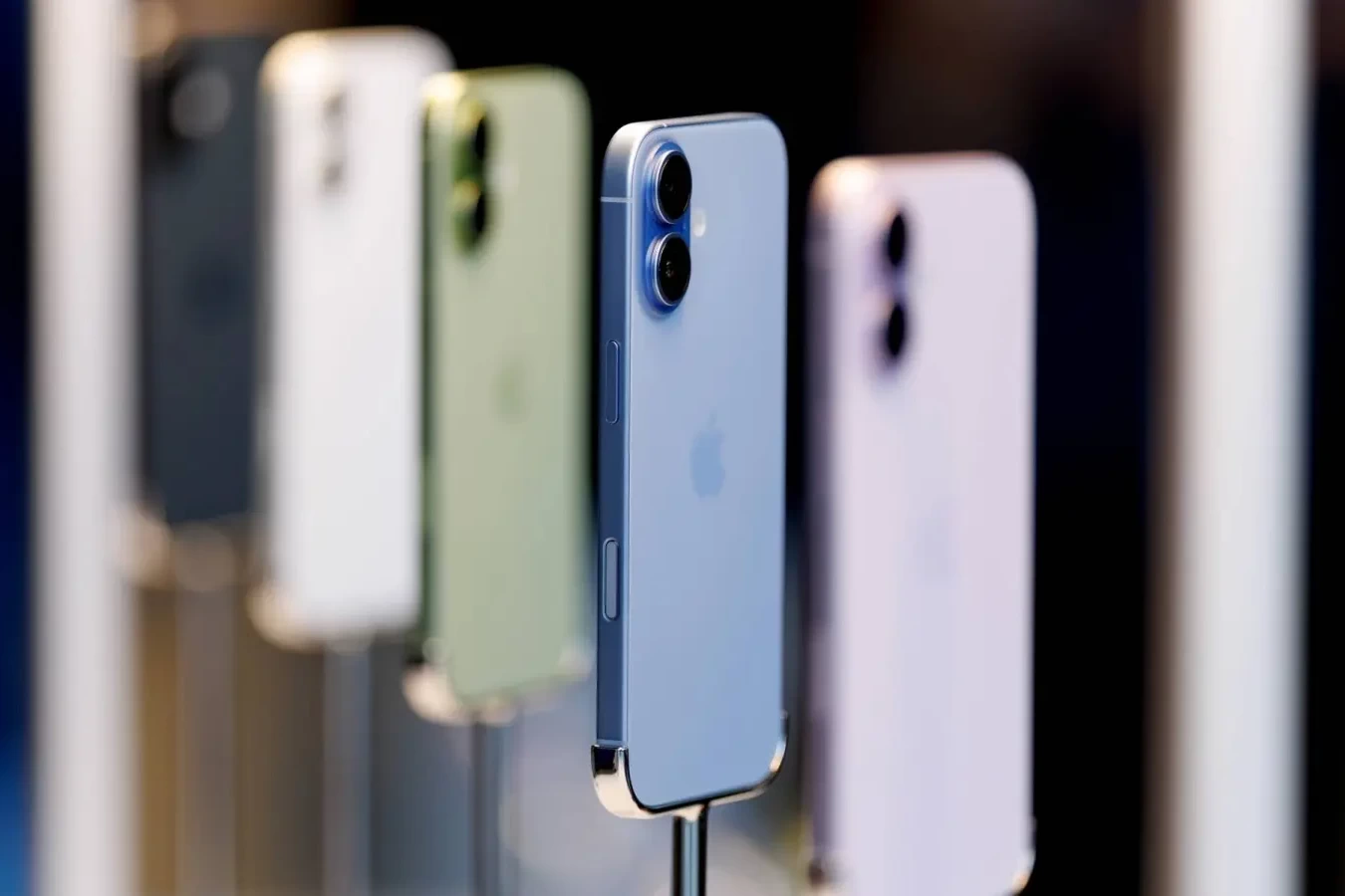 iPhone 17 或将打破苹果保持 15 年的旗舰周期纪录